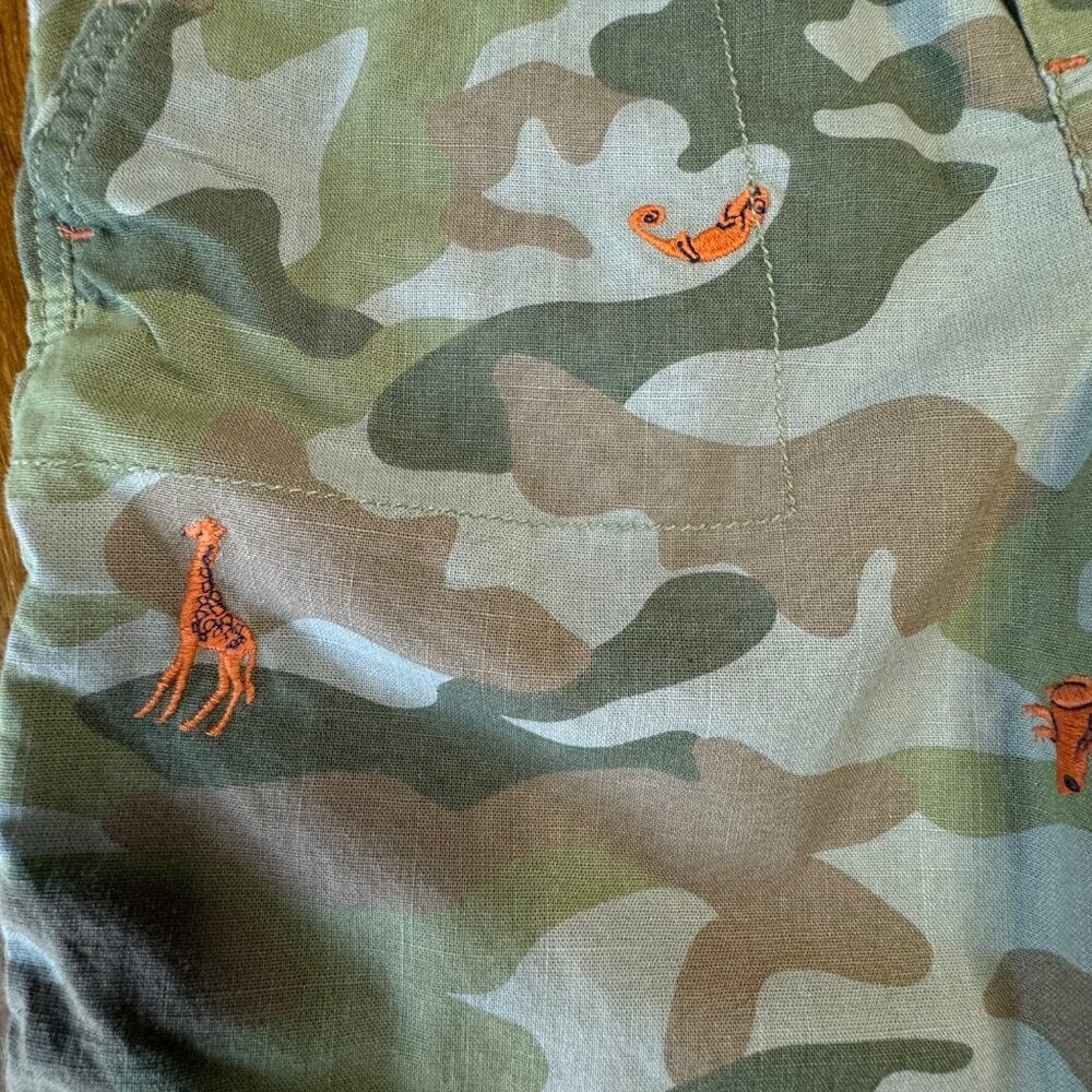 MINI BODEN Embroidered Camo Shorts Boys 9Y 9 134cm African Animals Short Boy - Picture 6 of 9